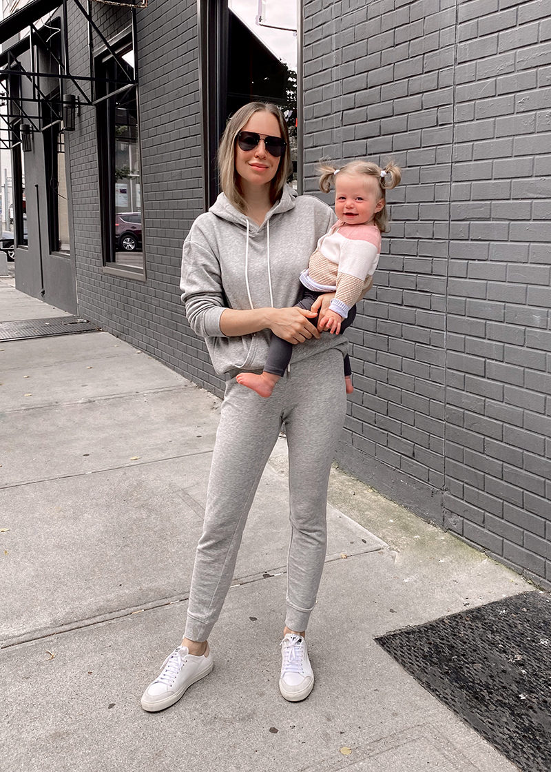 simple casual mom fashion